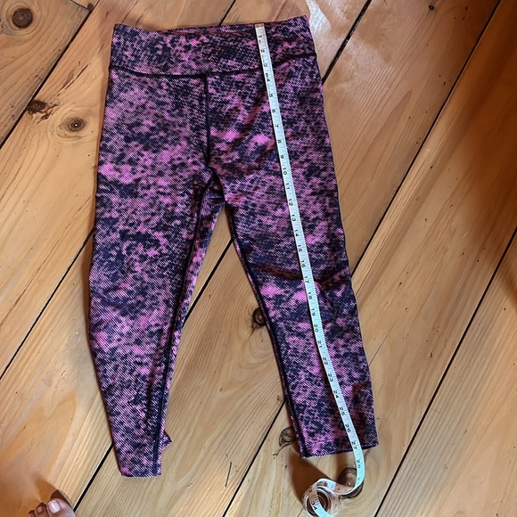 UA compression capris - small - Picture 4 of 5